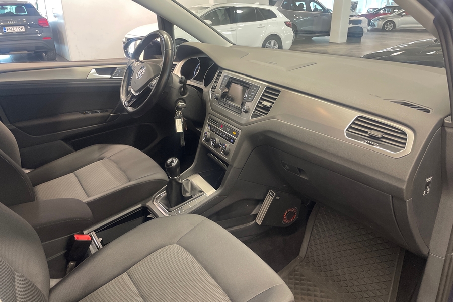 Volkswagen Golf Sportsvan vaihtoauto