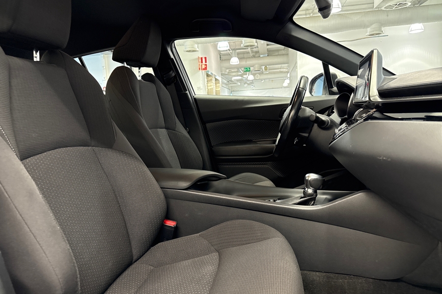 Toyota C-HR vaihtoauto