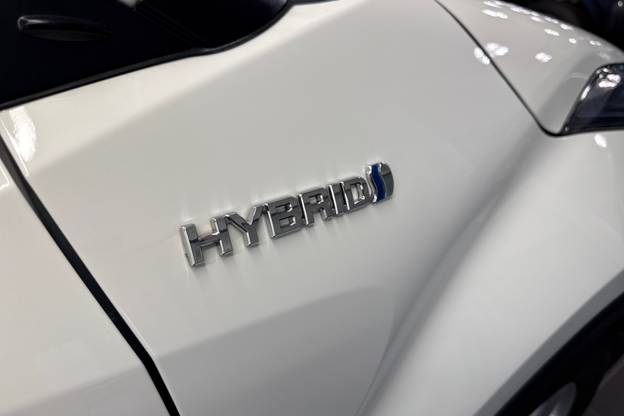 Toyota C-HR vaihtoauto