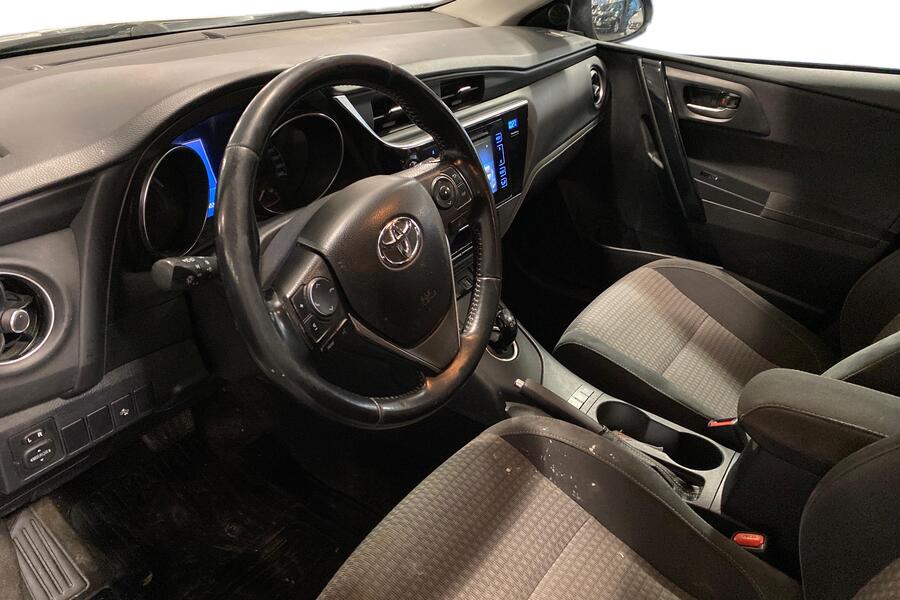 Toyota Auris vaihtoauto