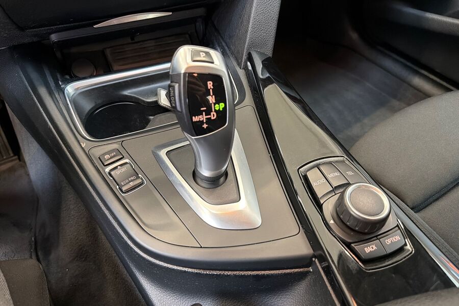 BMW 320 vaihtoauto