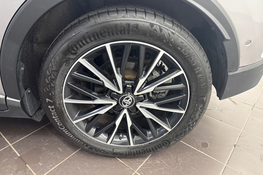 Toyota C-HR vaihtoauto