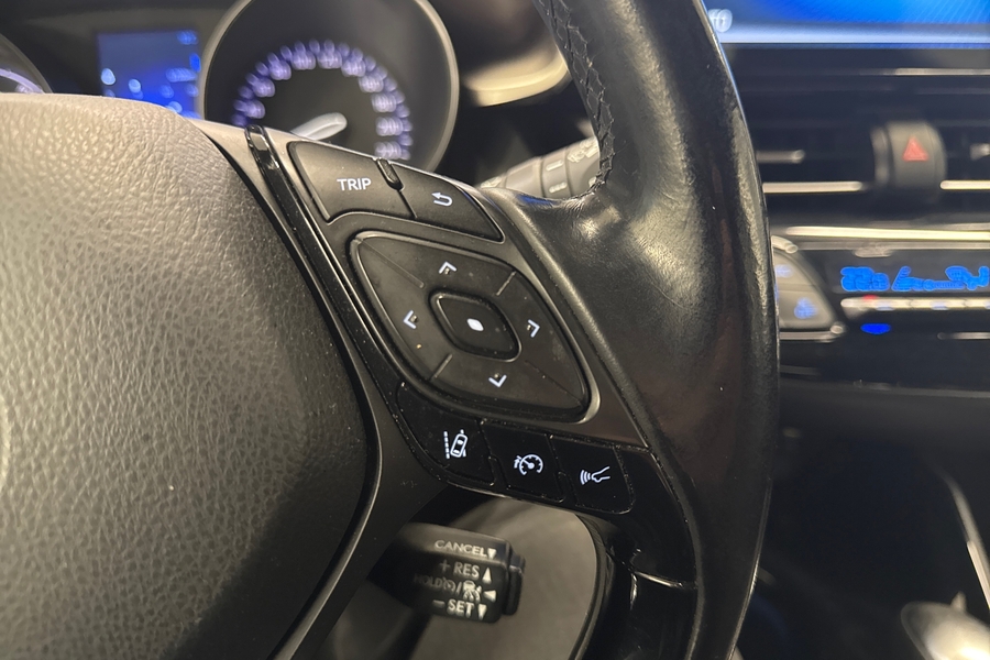 Toyota C-HR vaihtoauto