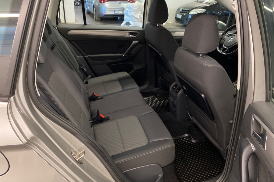 Volkswagen Golf Sportsvan vaihtoauto