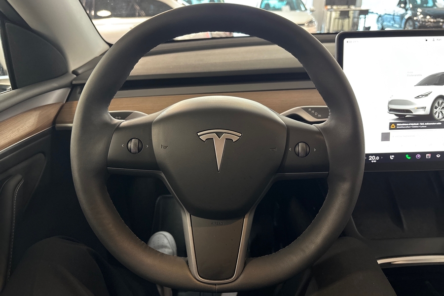 Tesla Model Y vaihtoauto