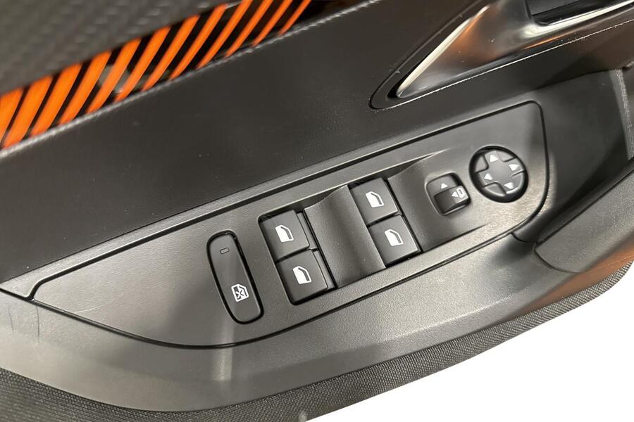 Peugeot e-2008 vaihtoauto