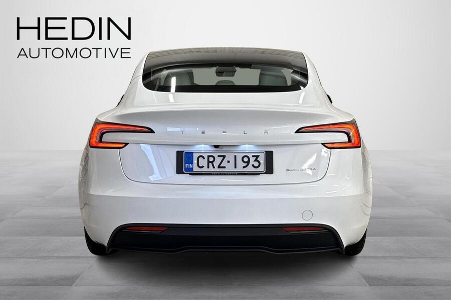 Tesla Model 3 vaihtoauto