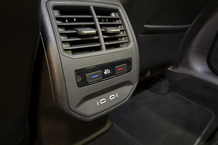 SEAT Leon Sportstourer vaihtoauto