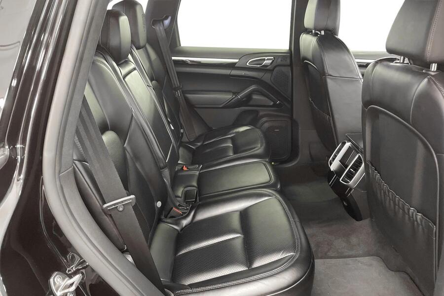 Porsche Cayenne vaihtoauto