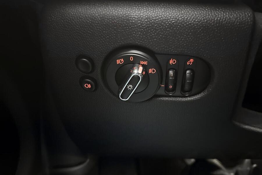 Mini Hatchback vaihtoauto