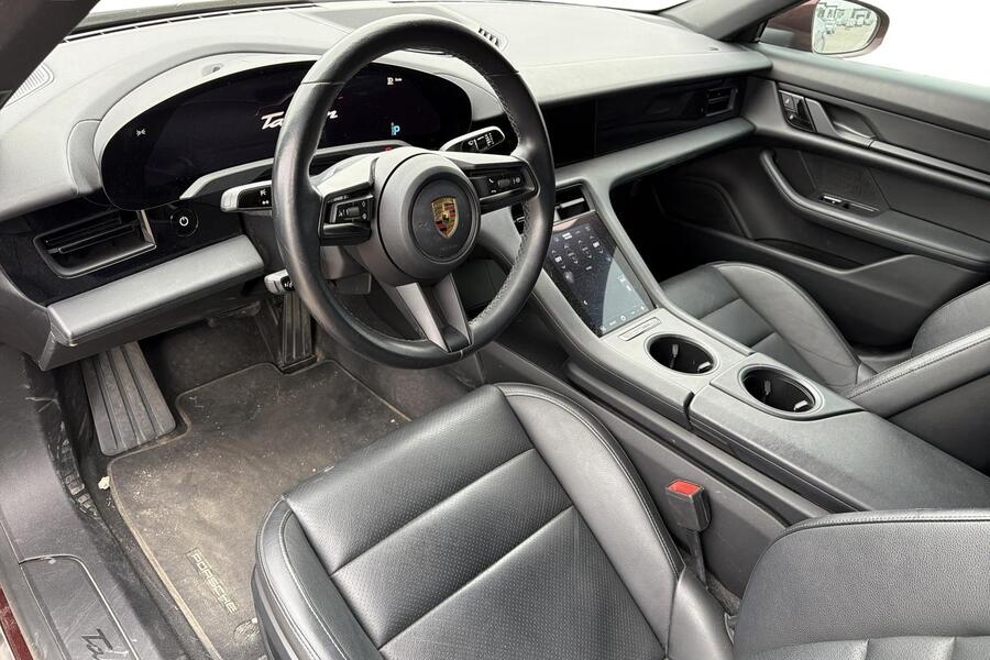 Porsche Taycan vaihtoauto