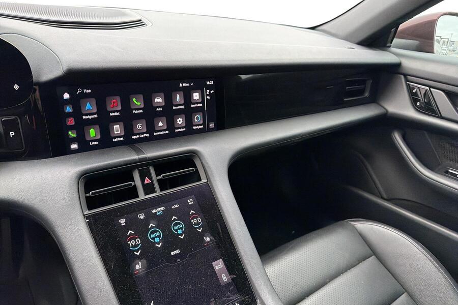 Porsche Taycan vaihtoauto