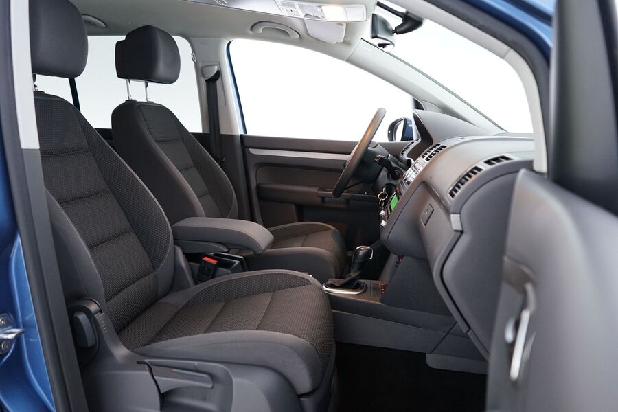 Volkswagen Touran vaihtoauto