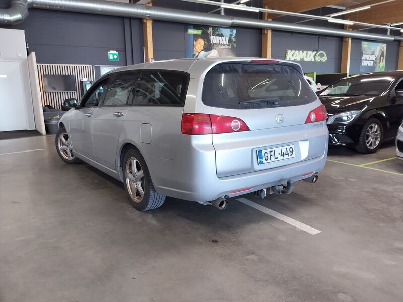 Honda Accord vaihtoauto