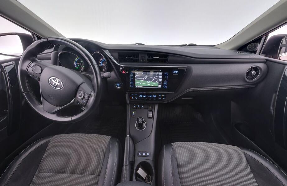 Toyota Auris vaihtoauto