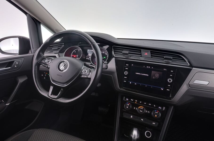 Volkswagen Touran vaihtoauto