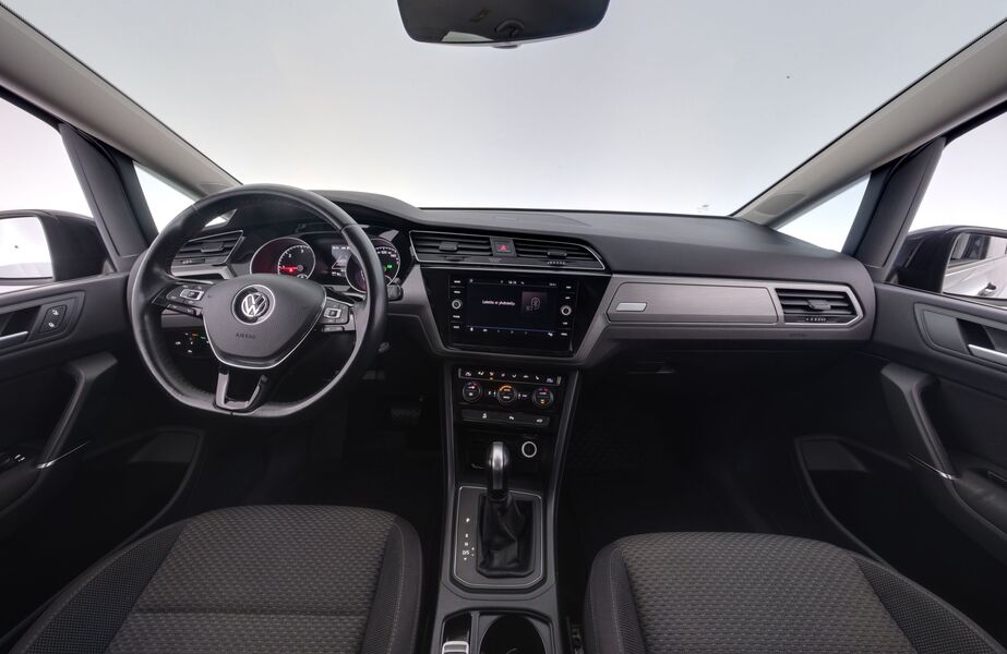 Volkswagen Touran vaihtoauto