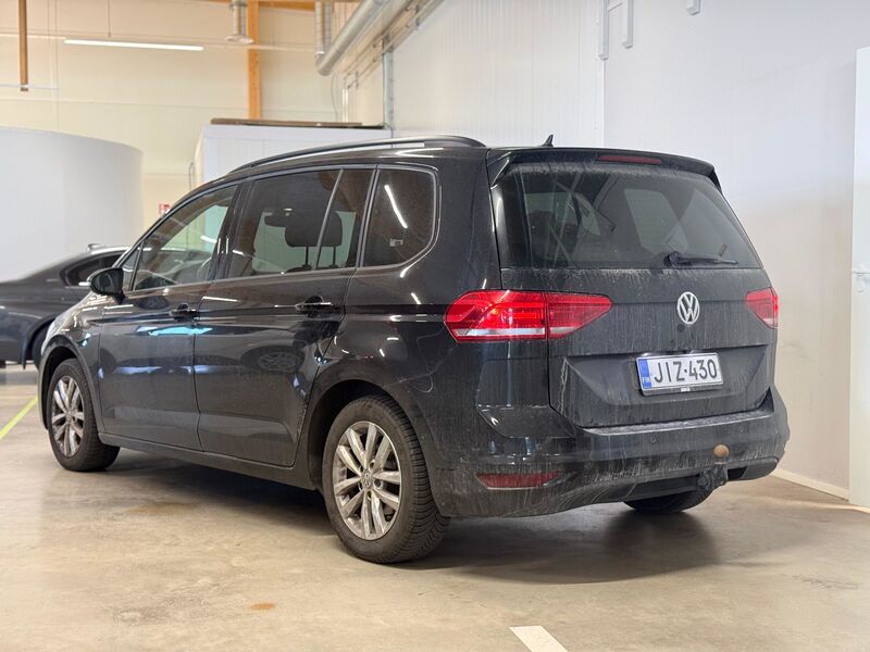 Volkswagen Touran vaihtoauto