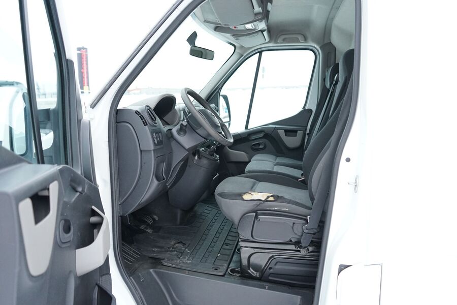 Nissan NV400 vaihtoauto