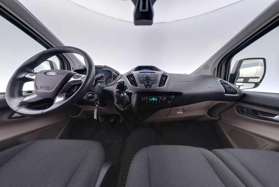 Ford Tourneo Custom vaihtoauto