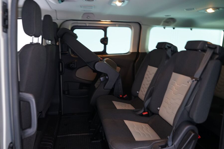 Ford Tourneo Custom vaihtoauto