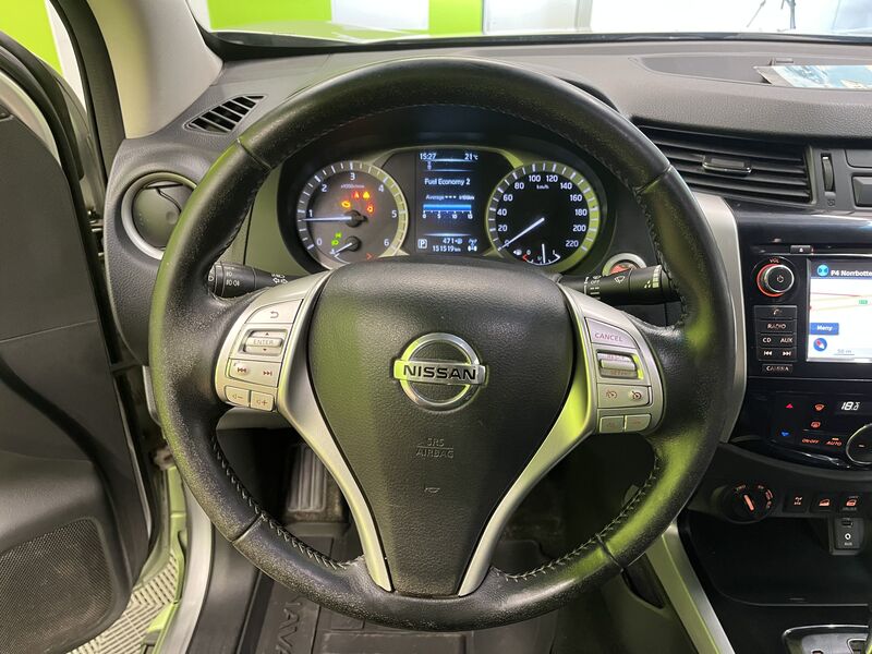 Nissan Navara vaihtoauto