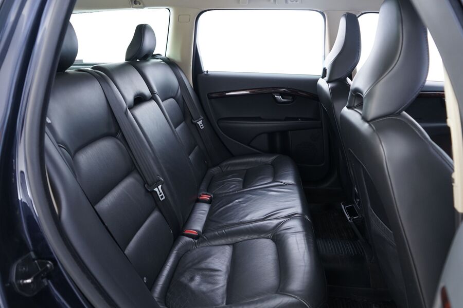 Volvo V70 vaihtoauto