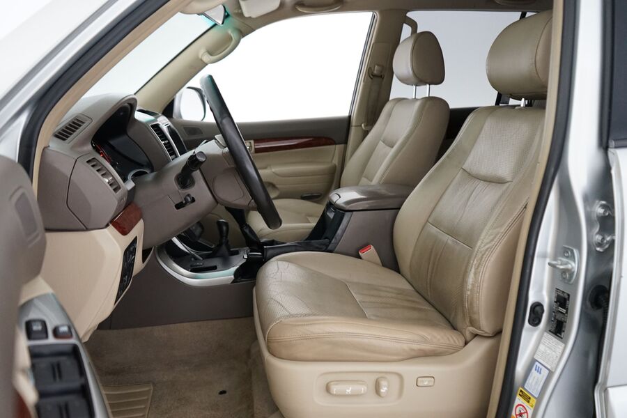 Toyota Land Cruiser vaihtoauto