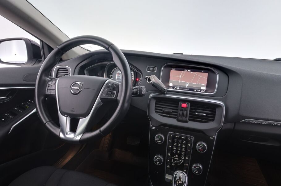 Volvo V40 Cross Country vaihtoauto