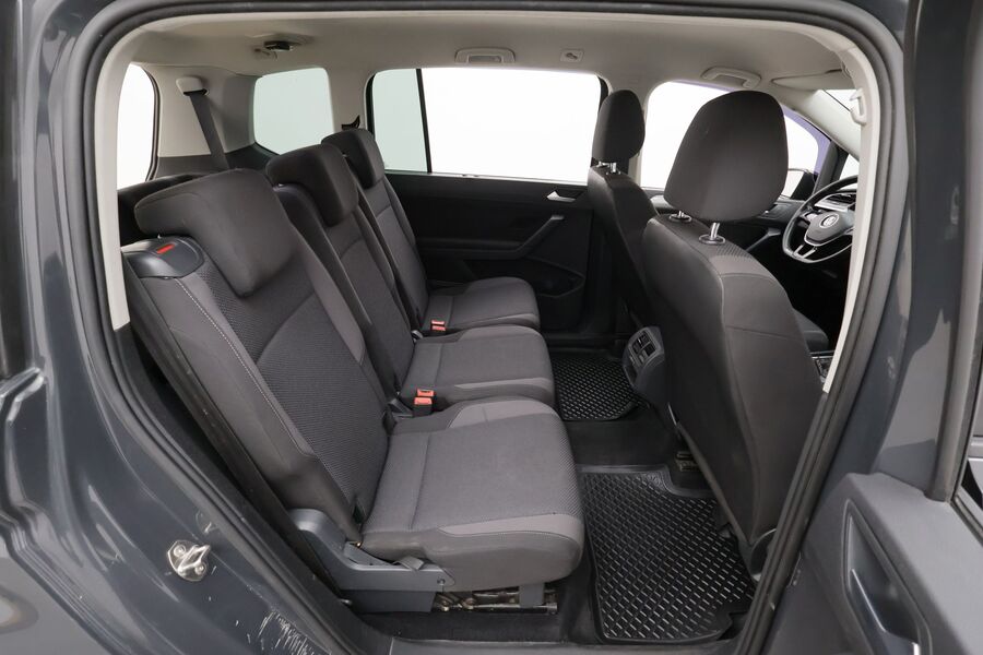 Volkswagen Touran vaihtoauto