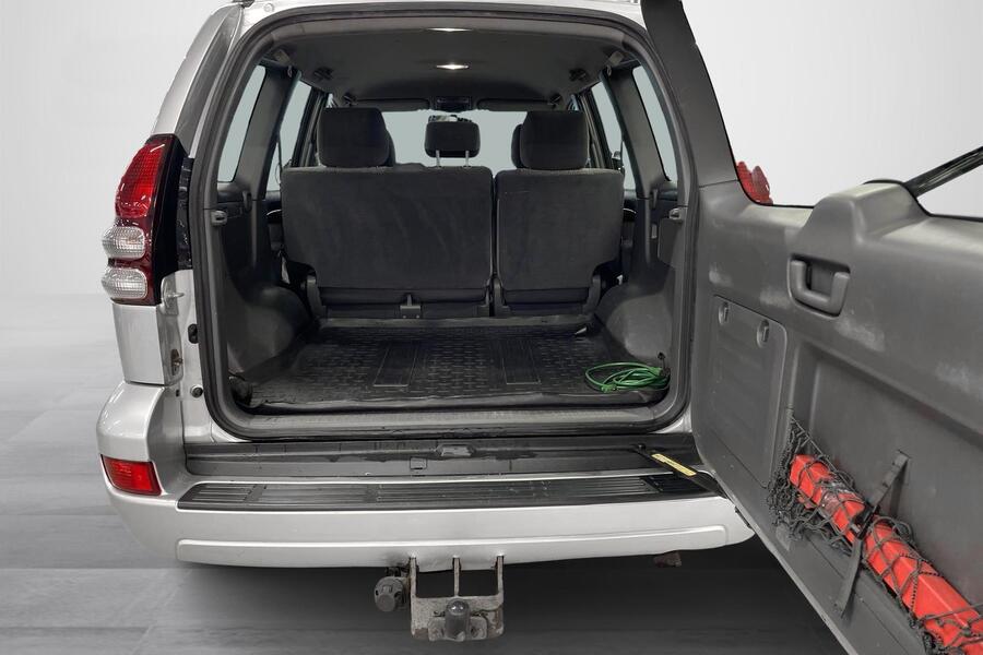 Toyota Land Cruiser vaihtoauto