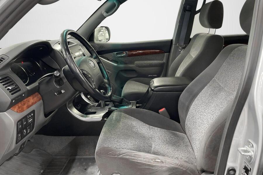 Toyota Land Cruiser vaihtoauto