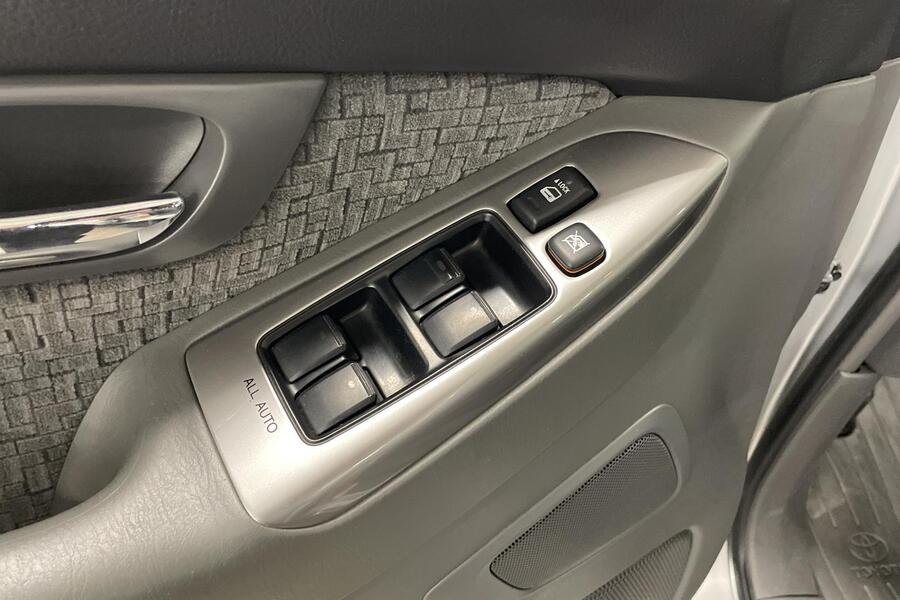 Toyota Land Cruiser vaihtoauto