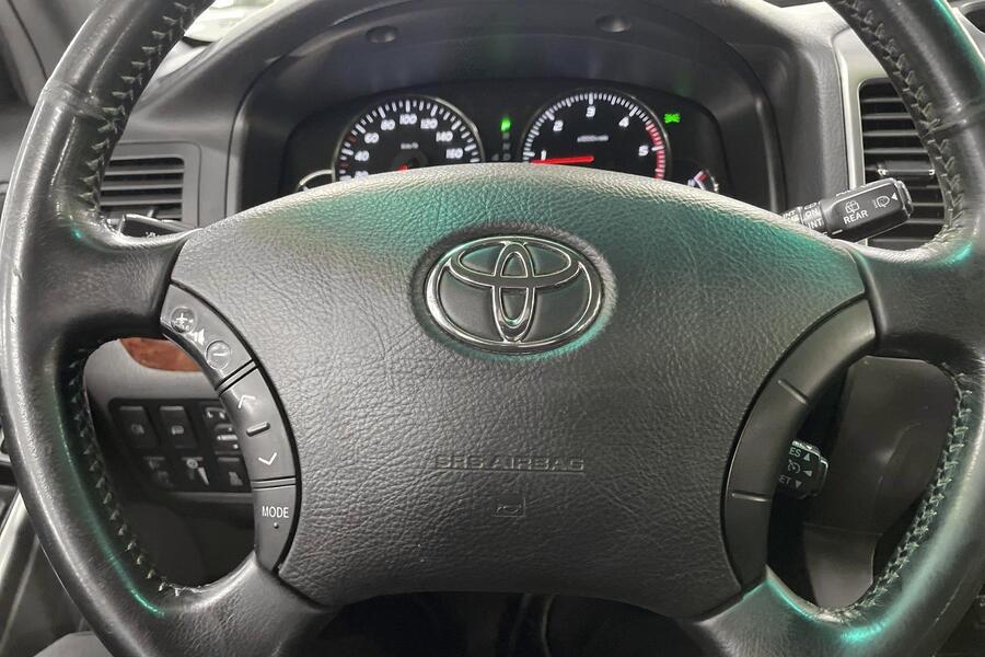 Toyota Land Cruiser vaihtoauto