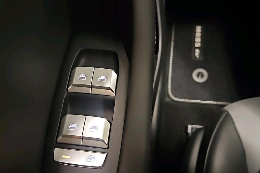 MG MGS5 EV vaihtoauto