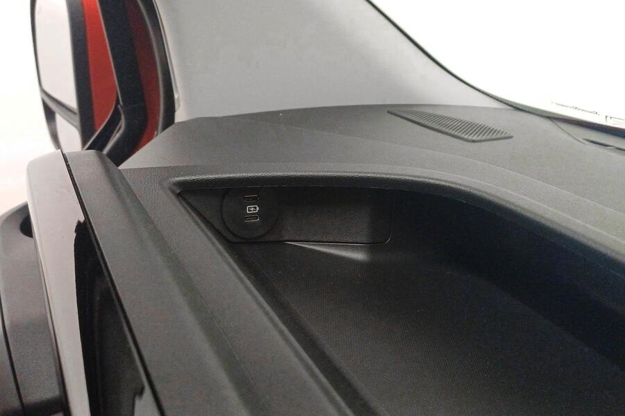 Ford Tourneo Custom vaihtoauto