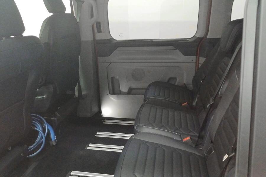 Ford Tourneo Custom vaihtoauto
