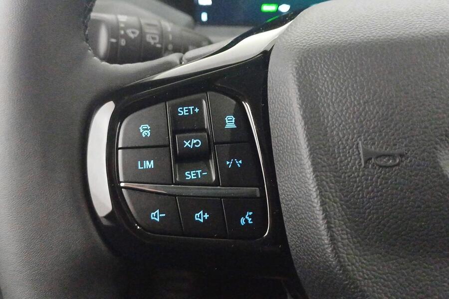 Ford Tourneo Custom vaihtoauto