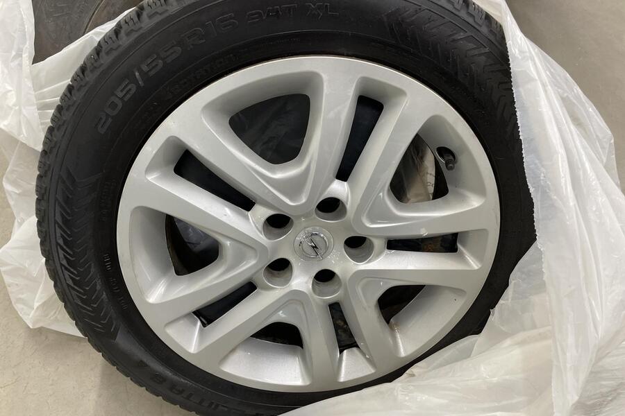 Opel Astra vaihtoauto