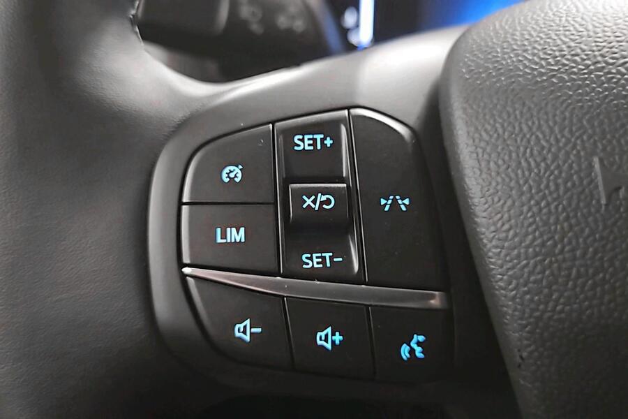 Ford Transit Courier vaihtoauto