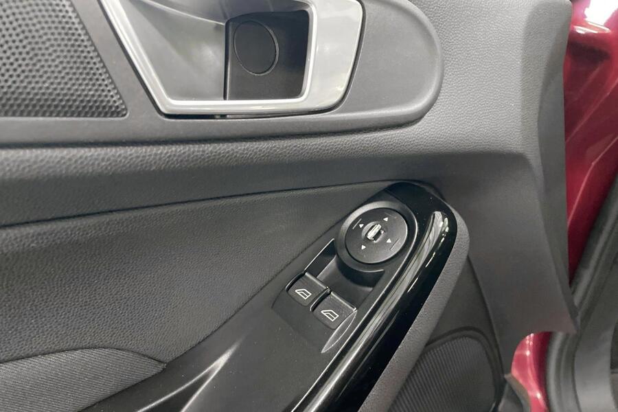 Ford Fiesta vaihtoauto