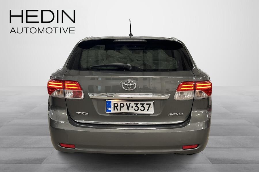 Toyota Avensis vaihtoauto