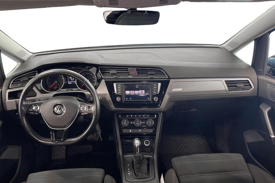 Volkswagen Touran vaihtoauto