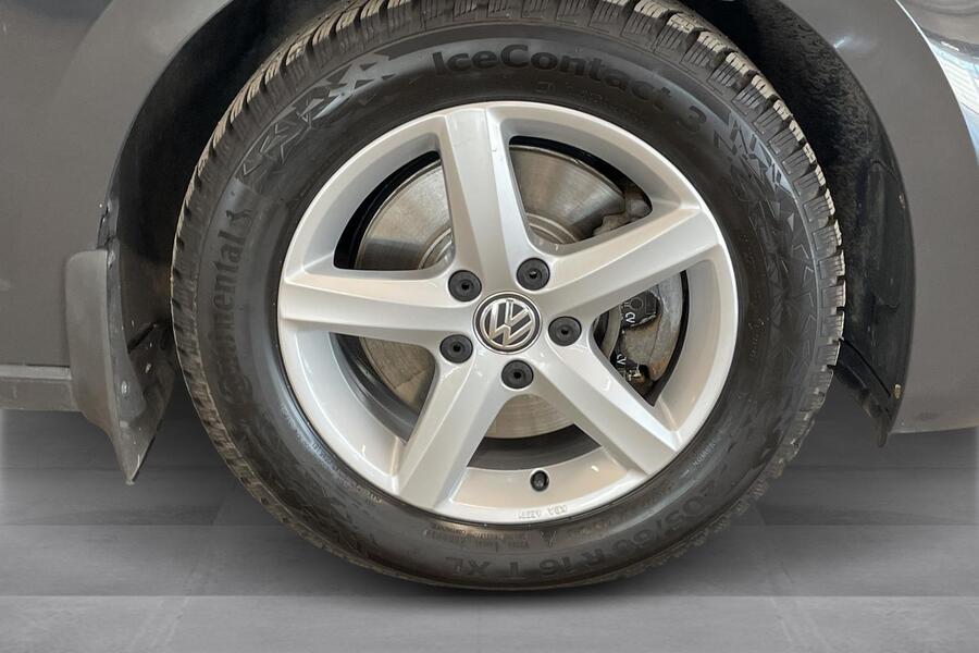 Volkswagen Touran vaihtoauto