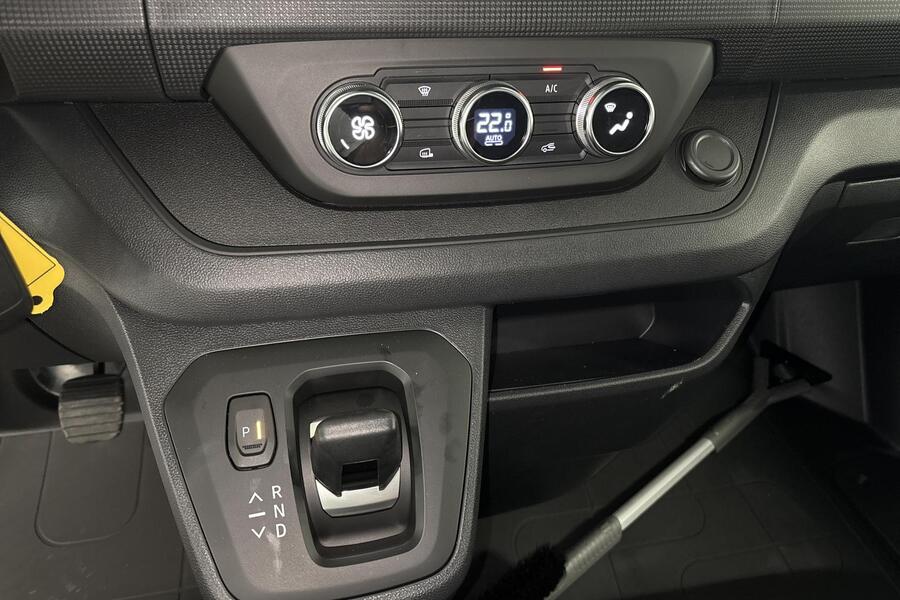 Nissan Primastar vaihtoauto