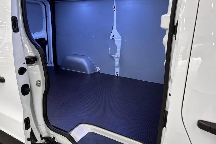 Nissan Primastar vaihtoauto