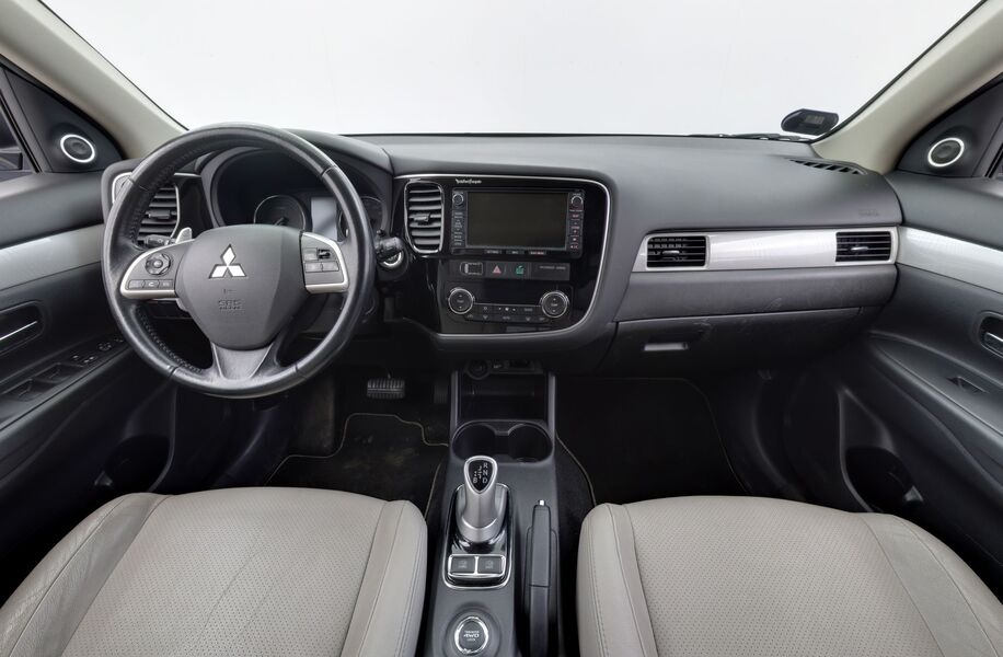 Mitsubishi Outlander PHEV vaihtoauto
