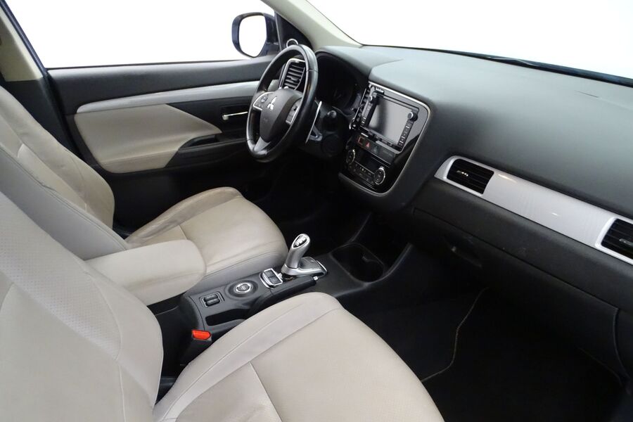 Mitsubishi Outlander PHEV vaihtoauto