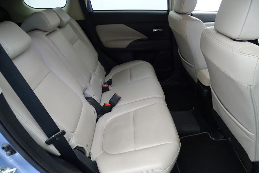 Mitsubishi Outlander PHEV vaihtoauto