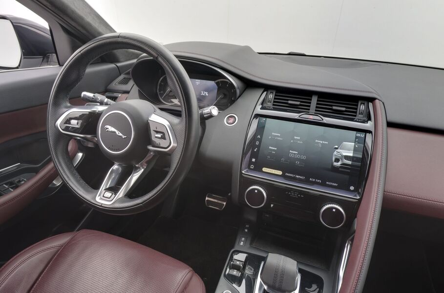 Jaguar E-PACE vaihtoauto